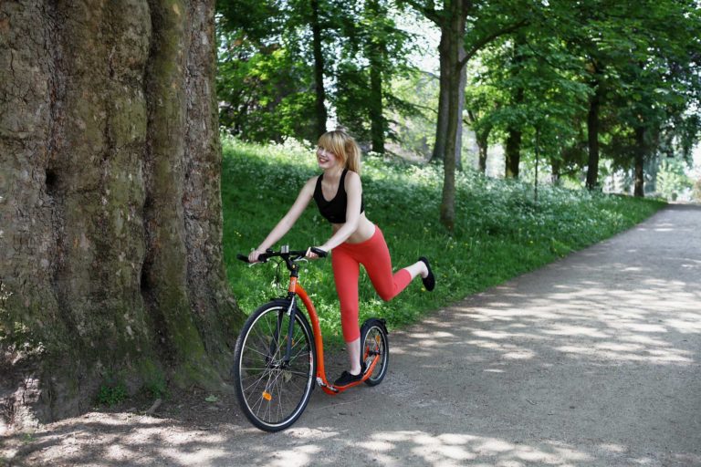 Een step huren of de Kickbike Sport G4 workshop met step met groot voorwiel of step voor volwassenen