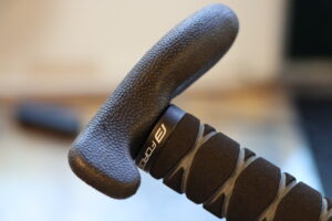 De Mibo GT met ergonomische bar ends